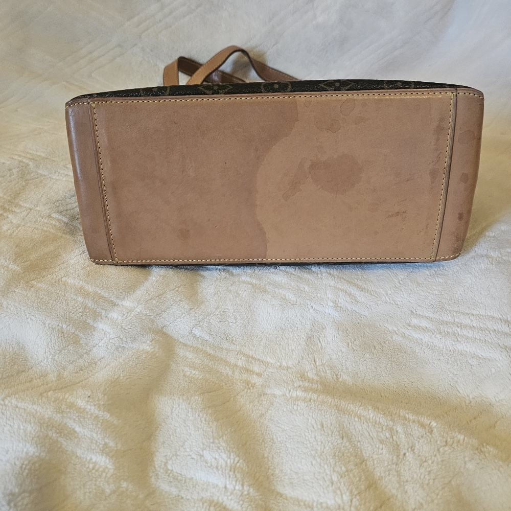 Louis Vuitton Classic Monogram Tote - Picture 7 of 16